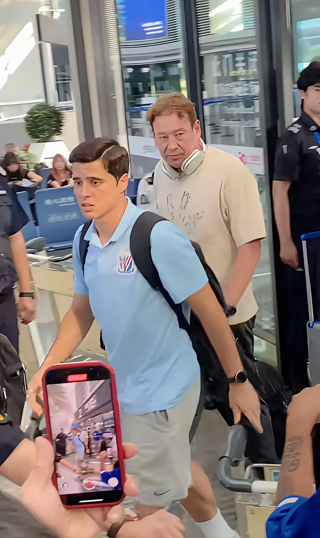 赛地聚焦——亚冠加时末段热度飙升，阿斯顿维拉扳平良机，球迷炸锅，心理建设被强调的简单介绍